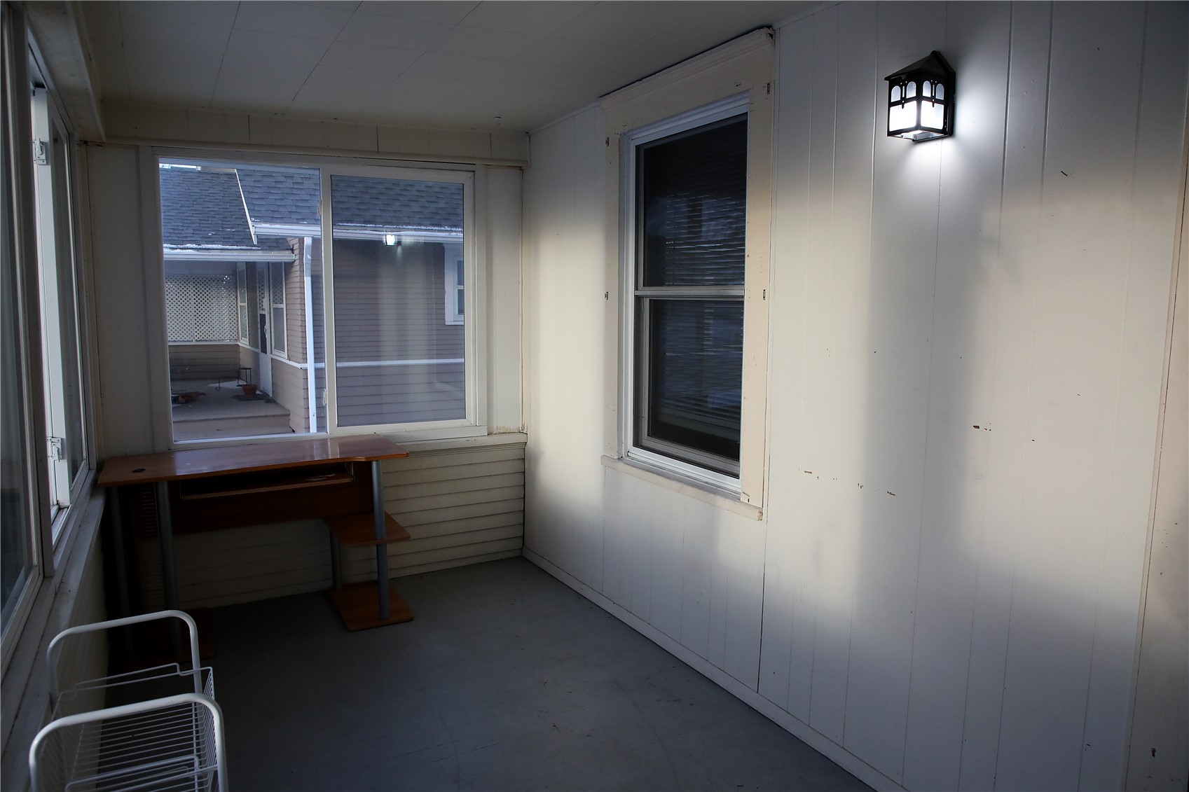 832 Daniels Street NE