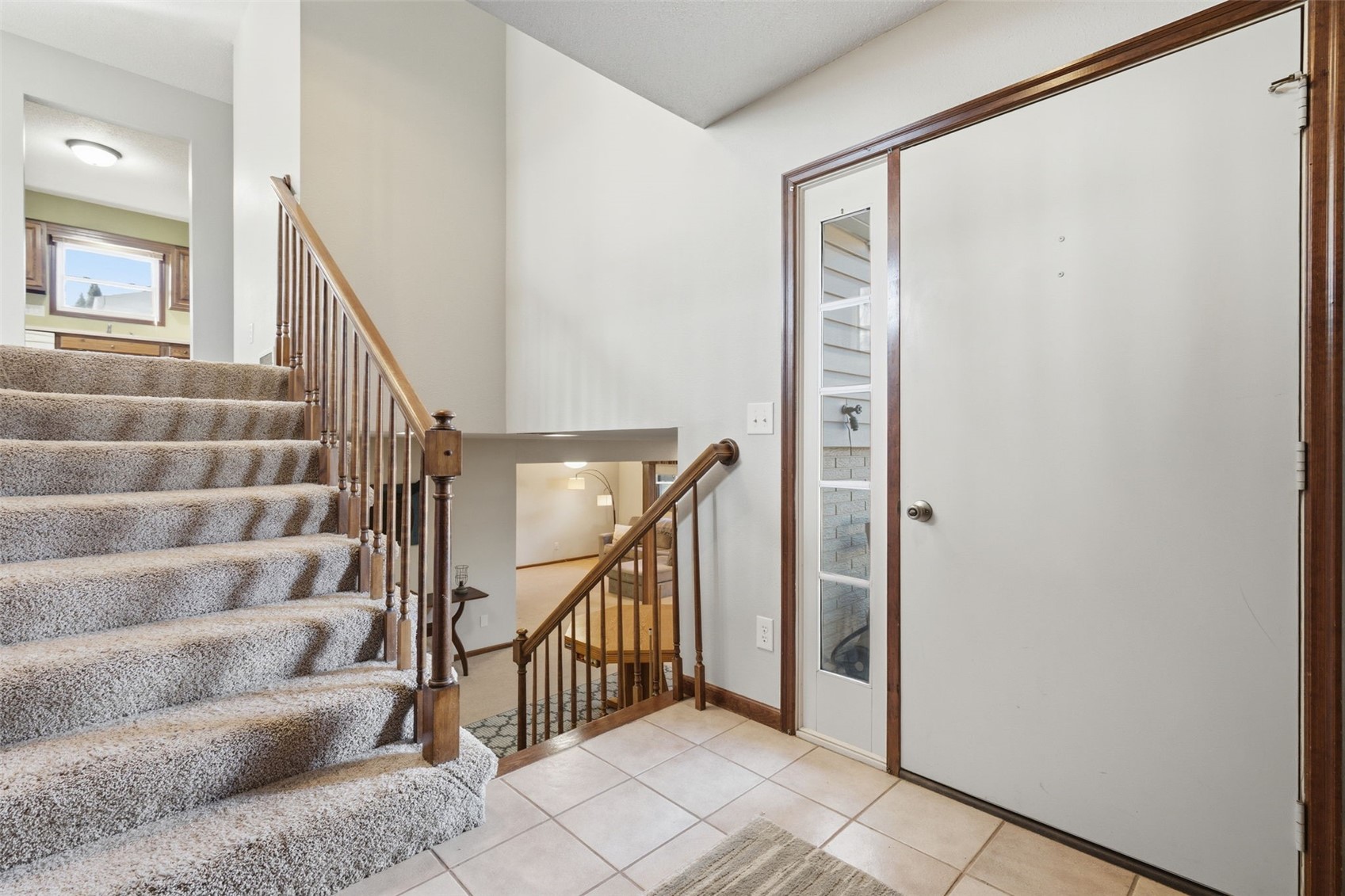 709 Arrowhead Lane NE