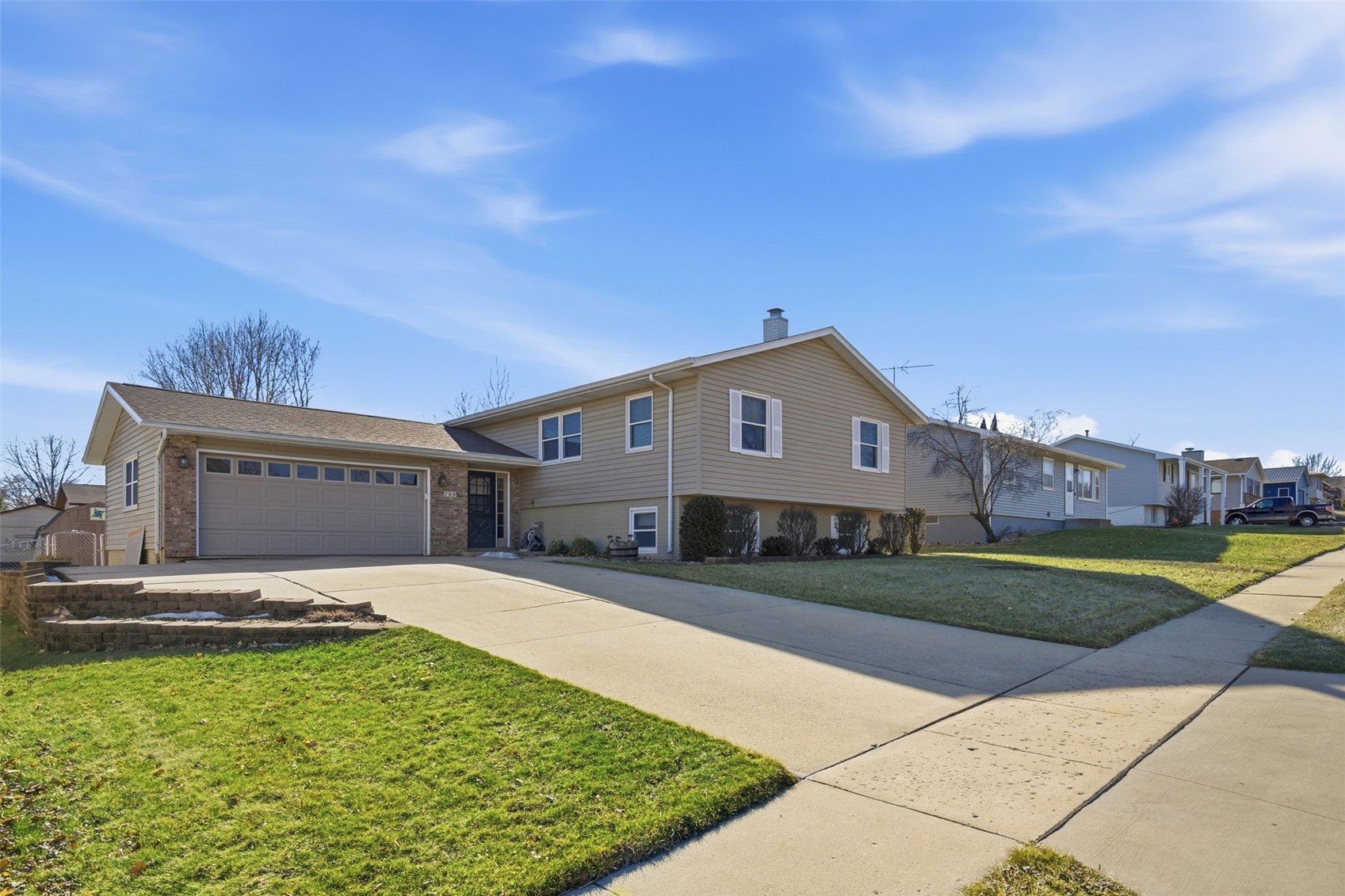 709 Arrowhead Lane NE