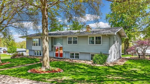 1749 Parkside Dr NE Solon IA 52333