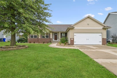 507 Limerock Drive NW Cedar Rapids IA 52405
