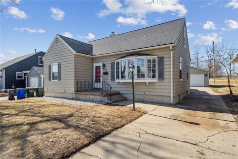 344 19th Street NW Cedar Rapids IA 52405