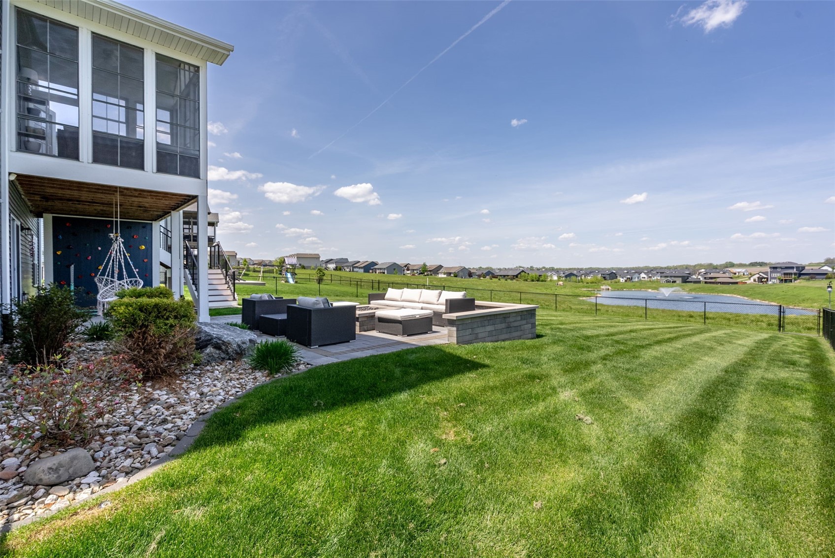 1350 E Tartan Drive