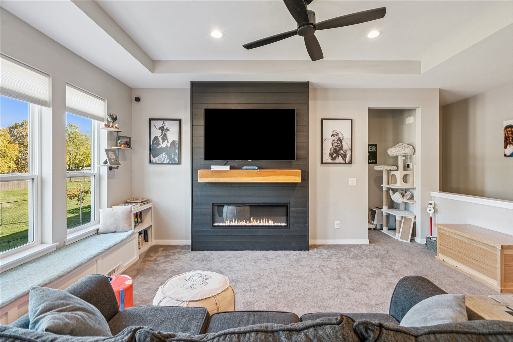 9014 Grand Oaks Drive NE