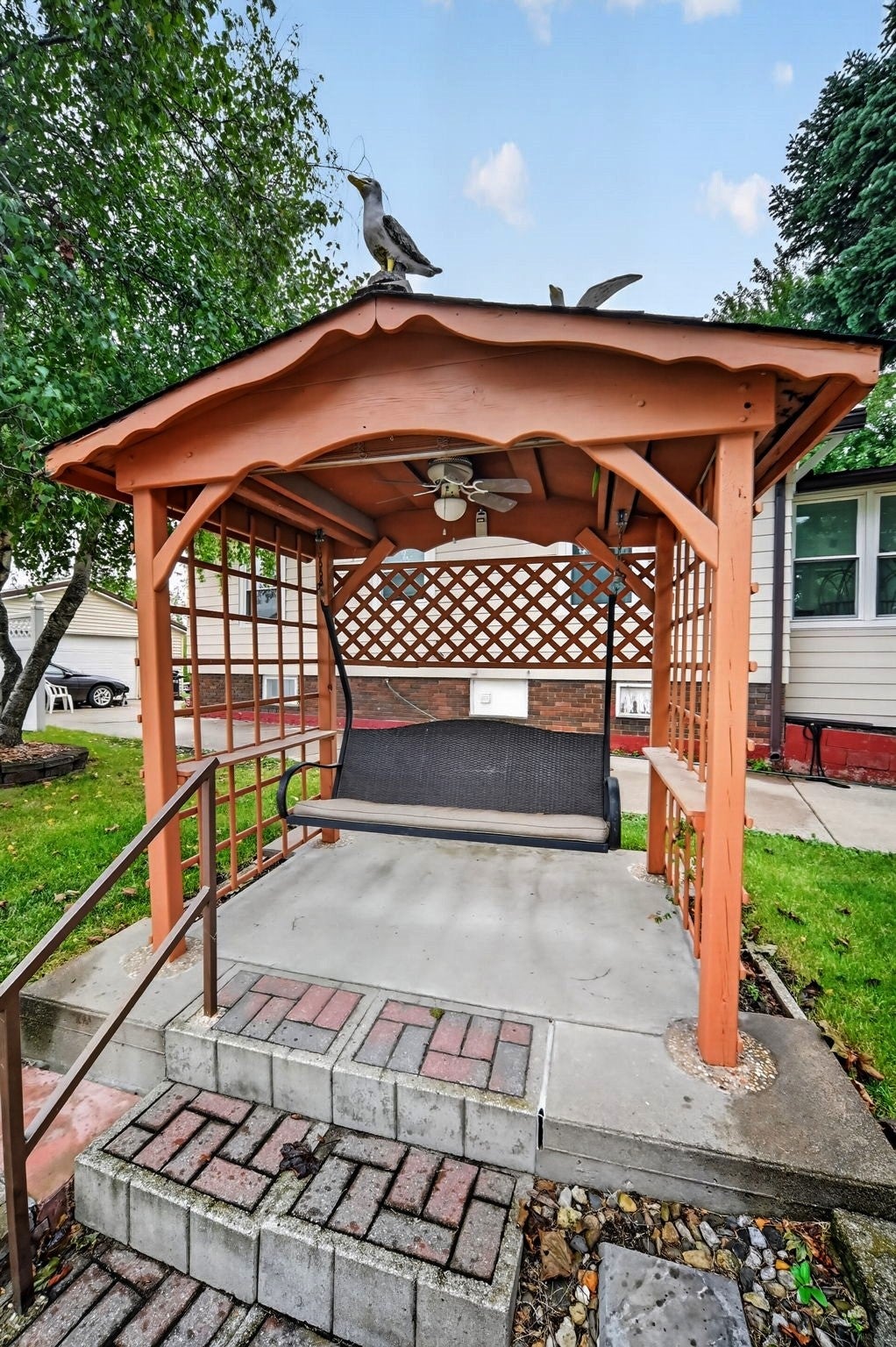 288 28th Avenue SW