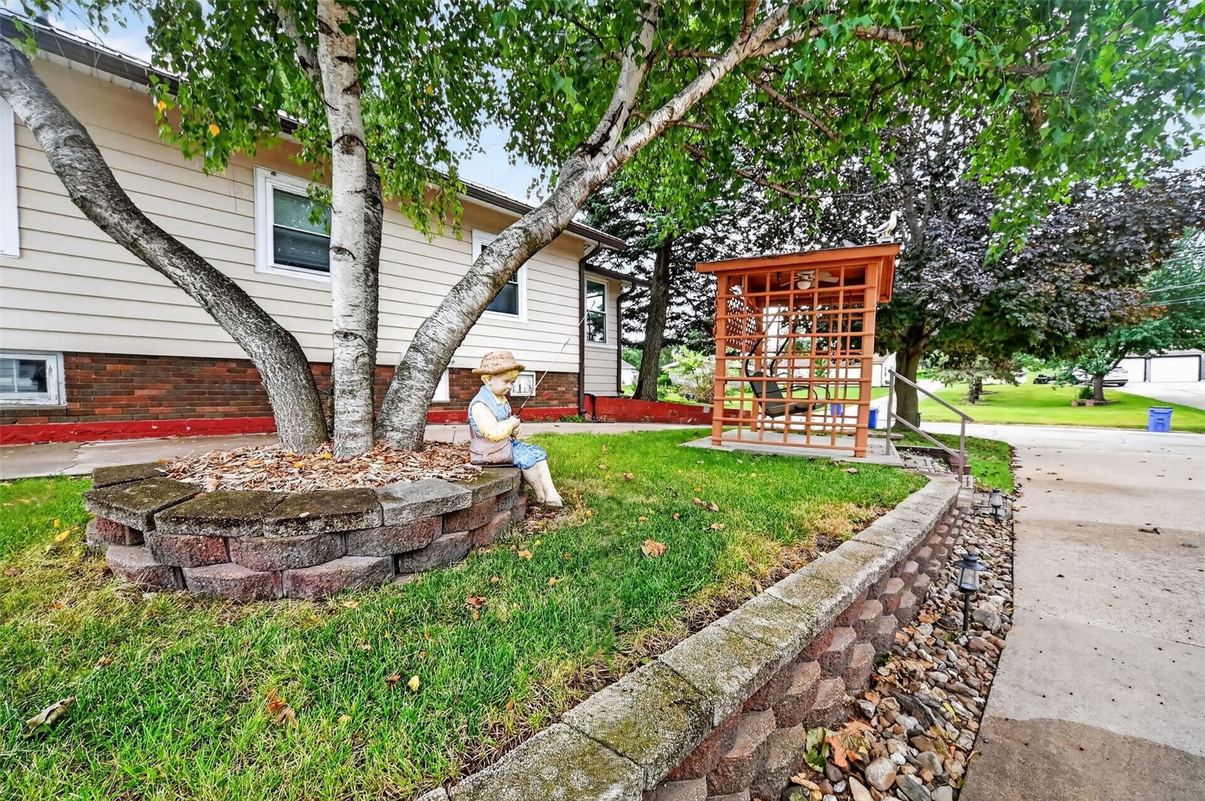 288 28th Avenue SW