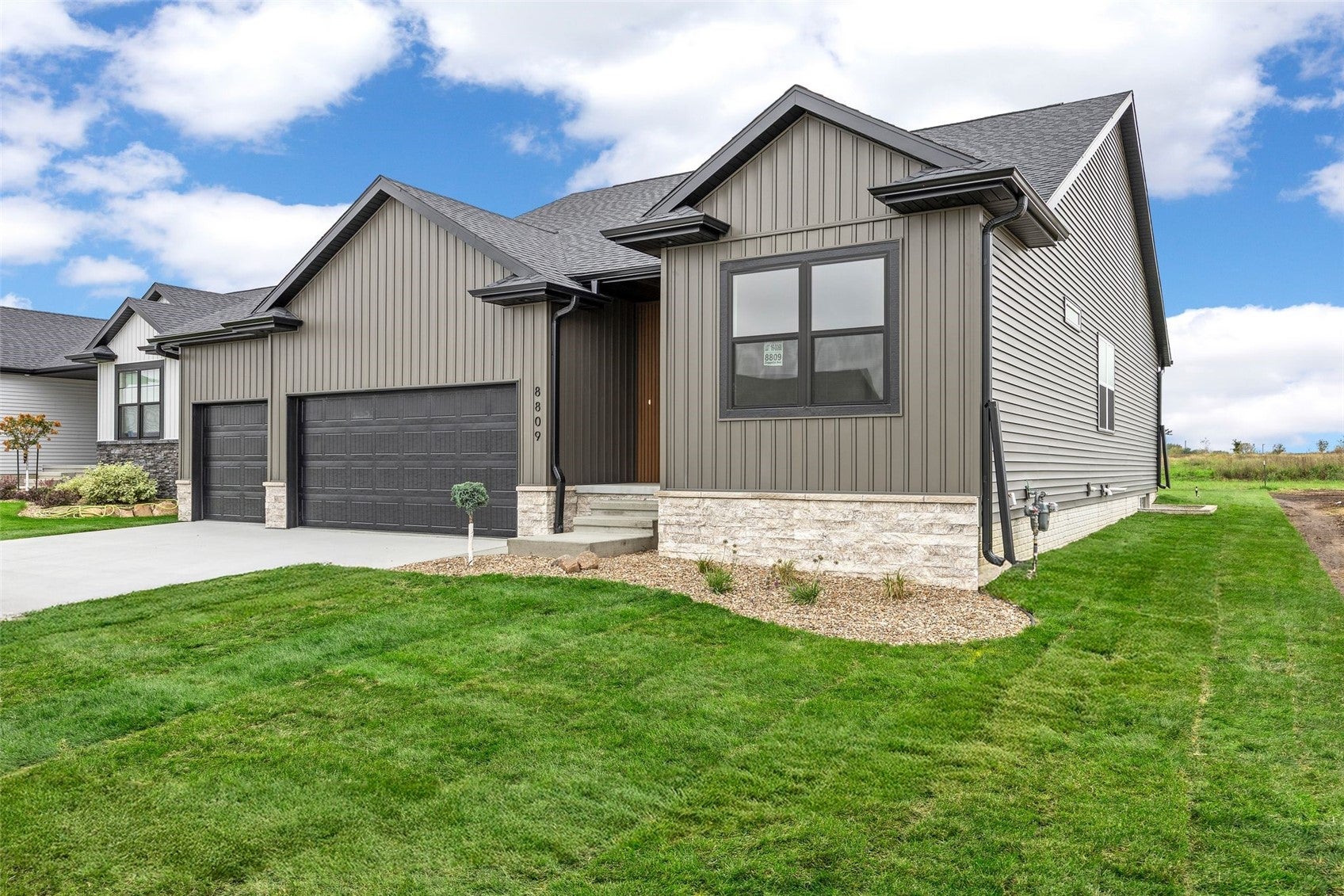 211 Meadows Field Drive NE