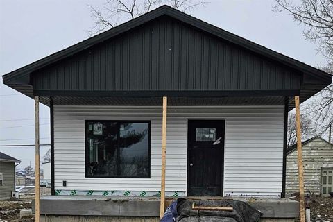 105 Mulberry Tipton IA 52772