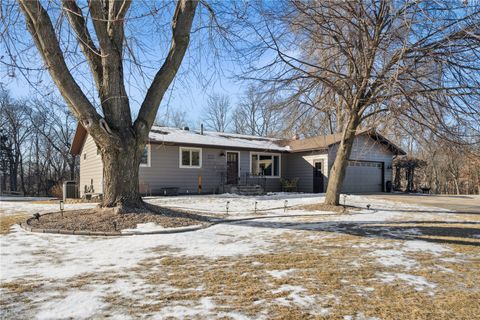 1596 Sunrise Drive NE Solon IA 52333