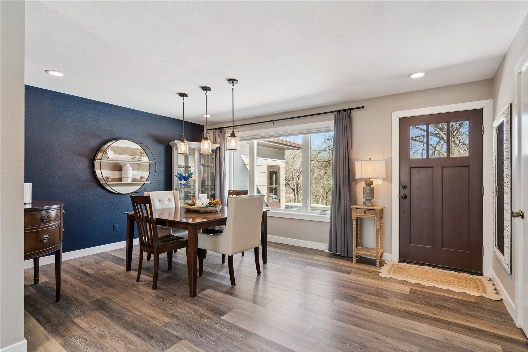 1596 Sunrise Drive NE