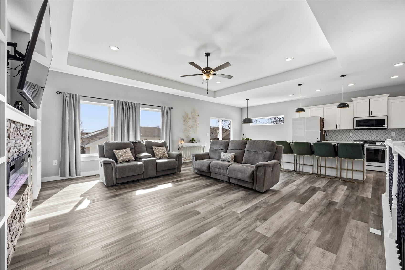 225 Meadow Breeze Lane