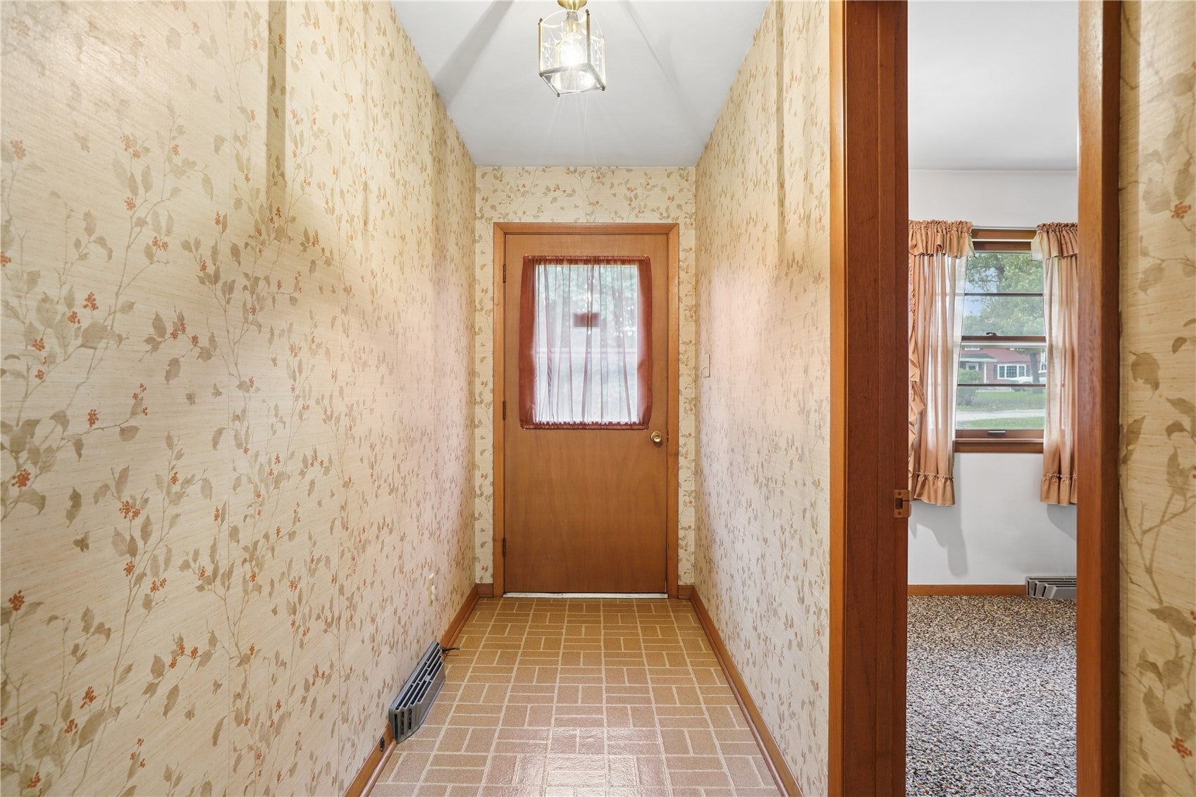 1030 Rolling Glen Drive