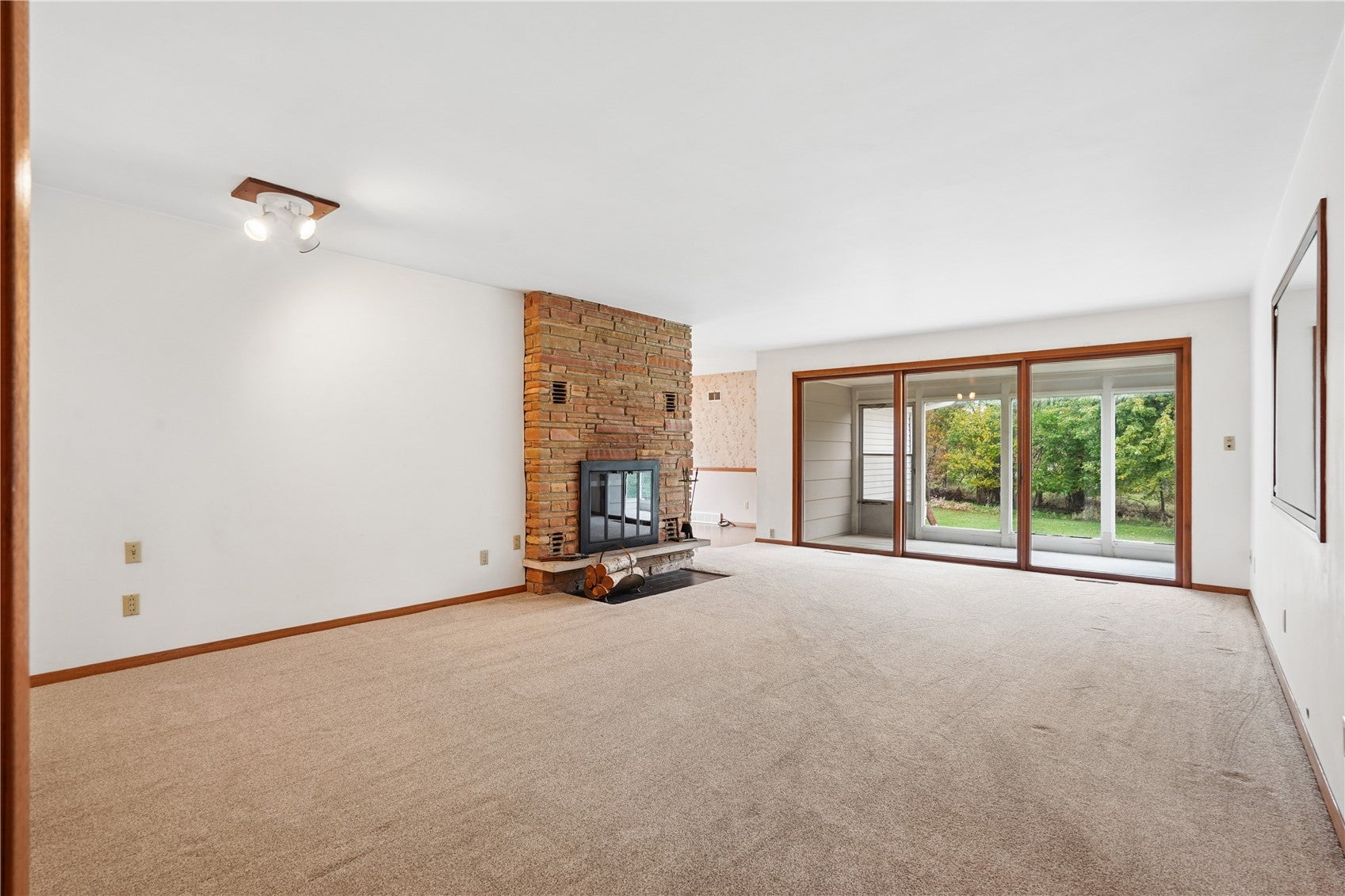 1030 Rolling Glen Drive