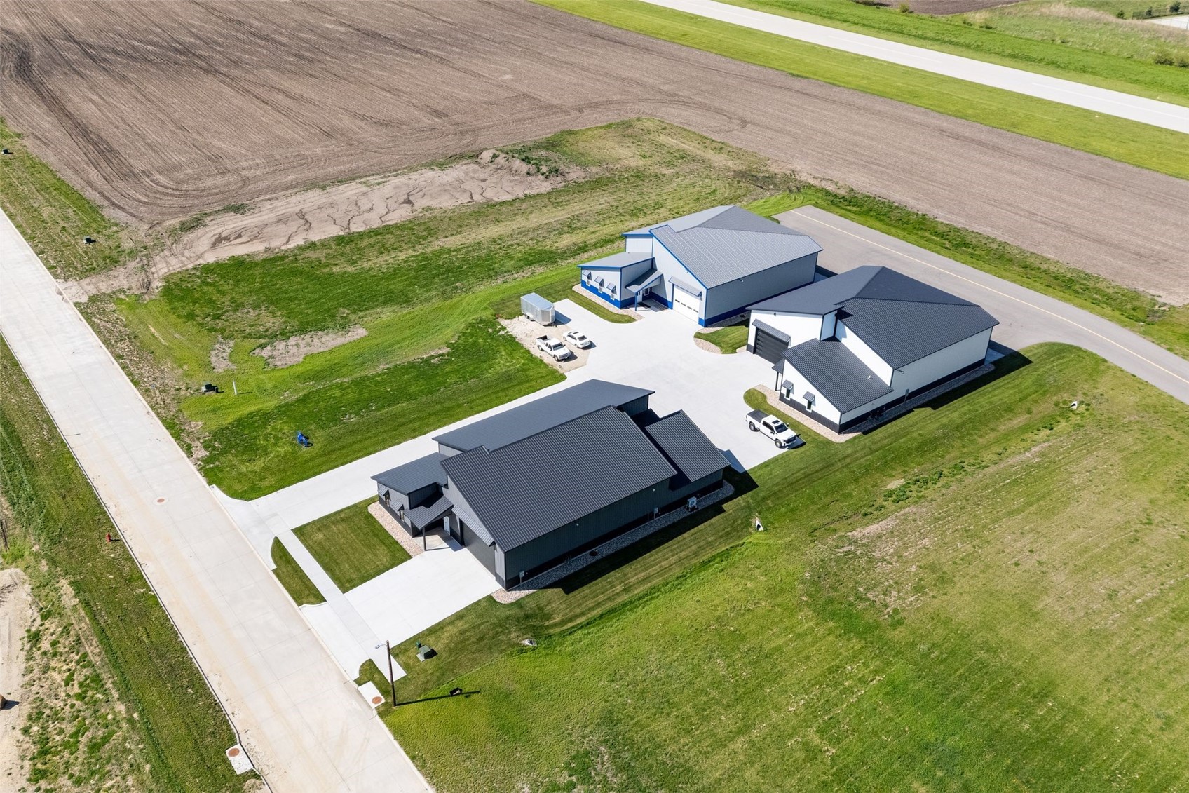 Photo 1 of 9 — 530 Aircom Drive 2B, Marion, IA 52302