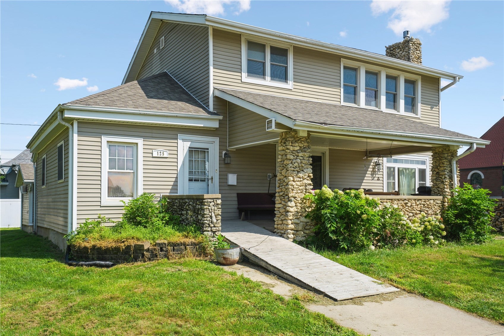 125 E 3rd Street