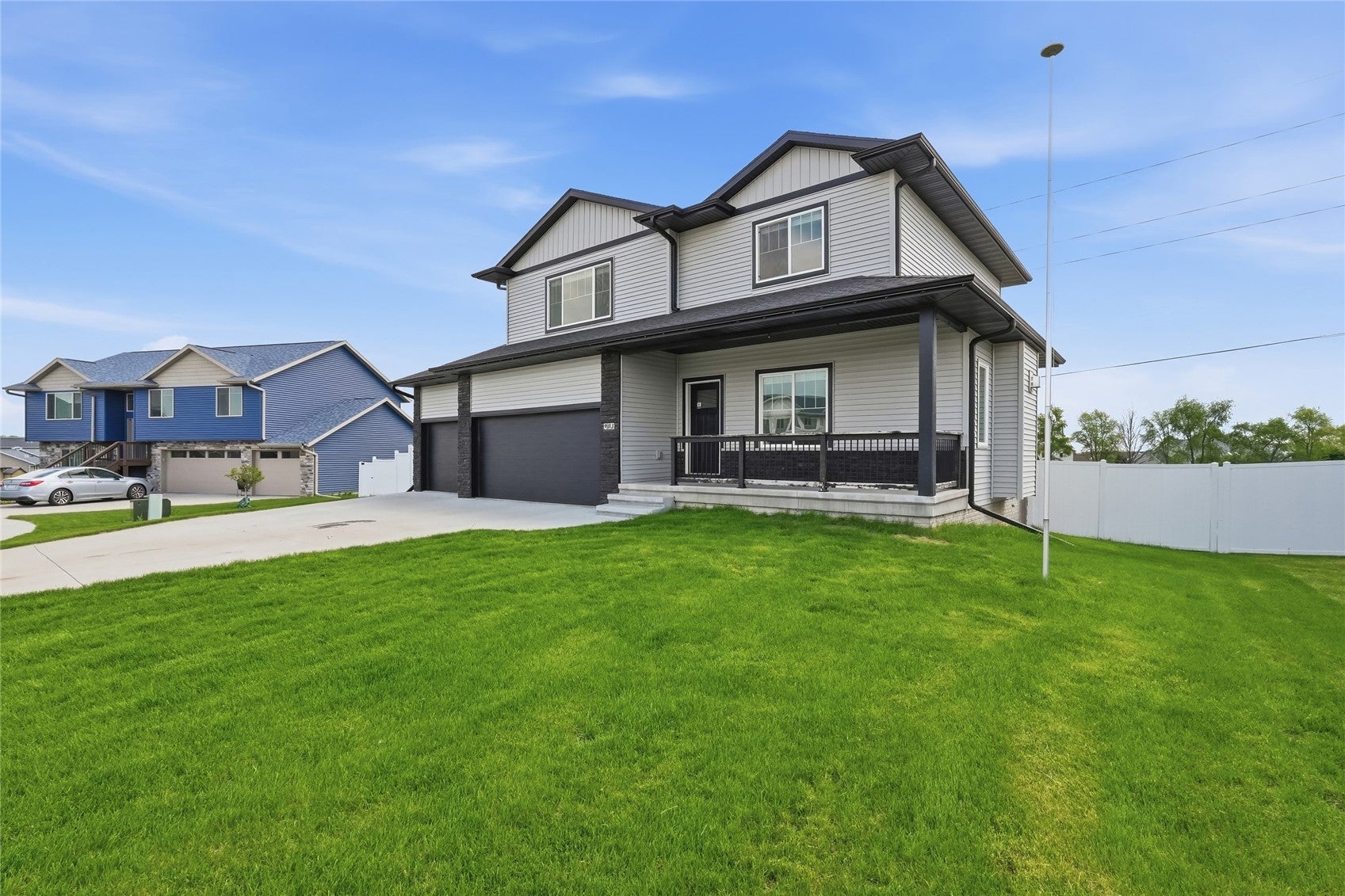 903 Carl Ct