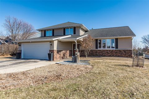 3905 Shady Oak Drive Marion IA 52302
