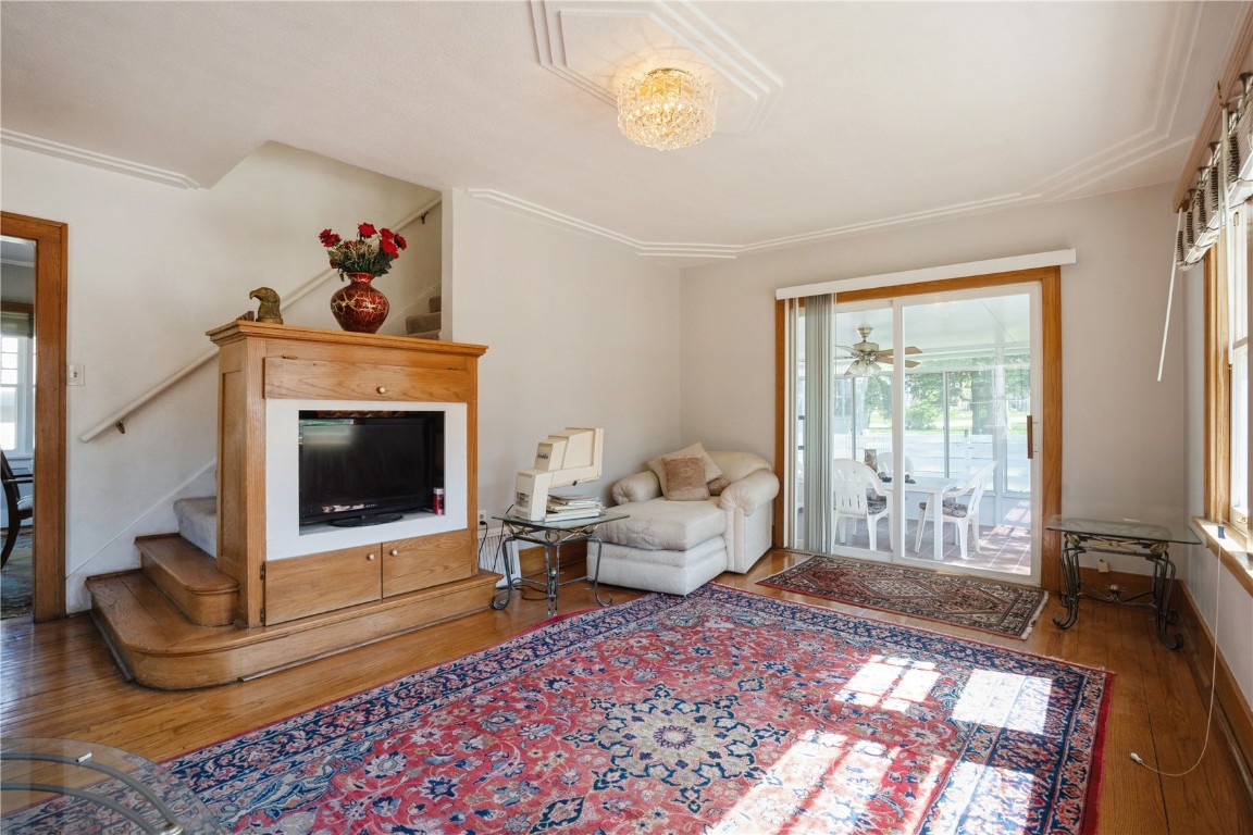 350 Woodland Drive SE