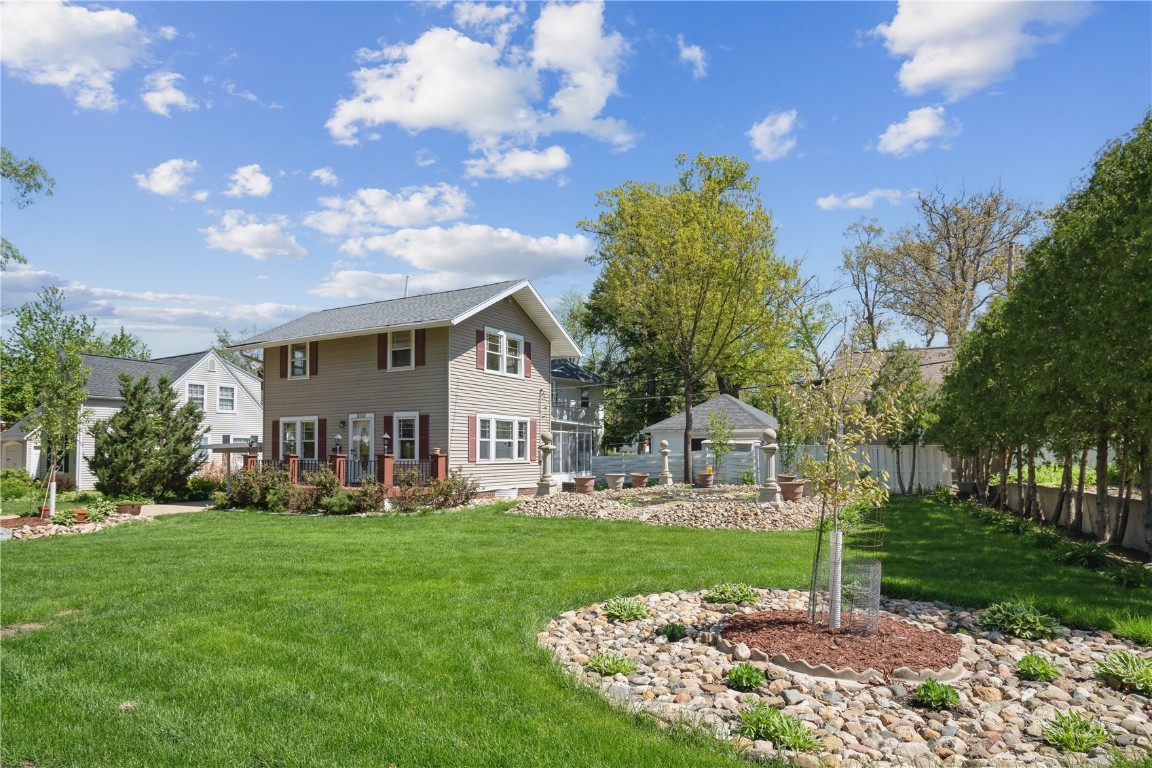 350 Woodland Drive SE