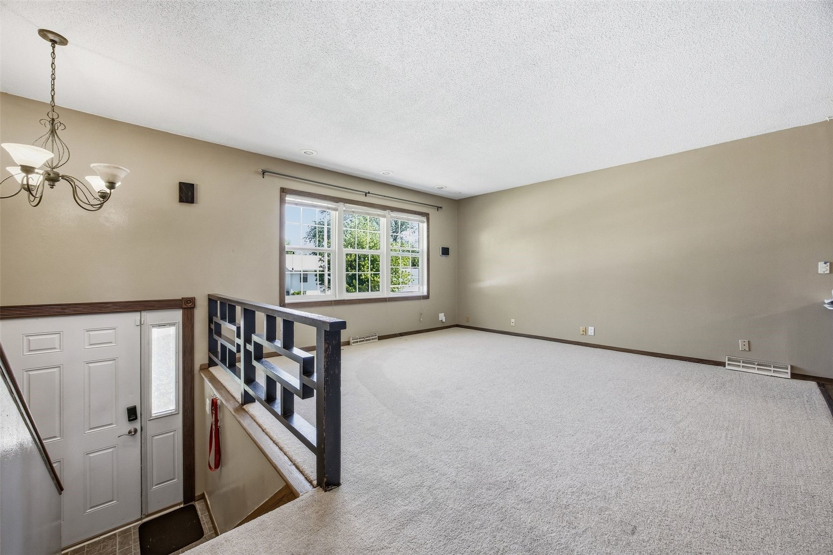 4513 Navajo Dr NE