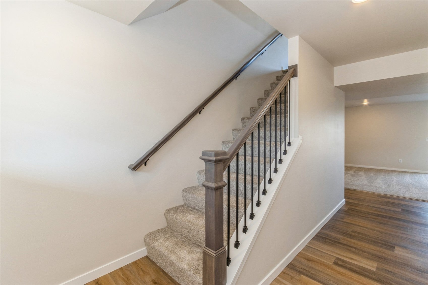 1097 Mary Lane