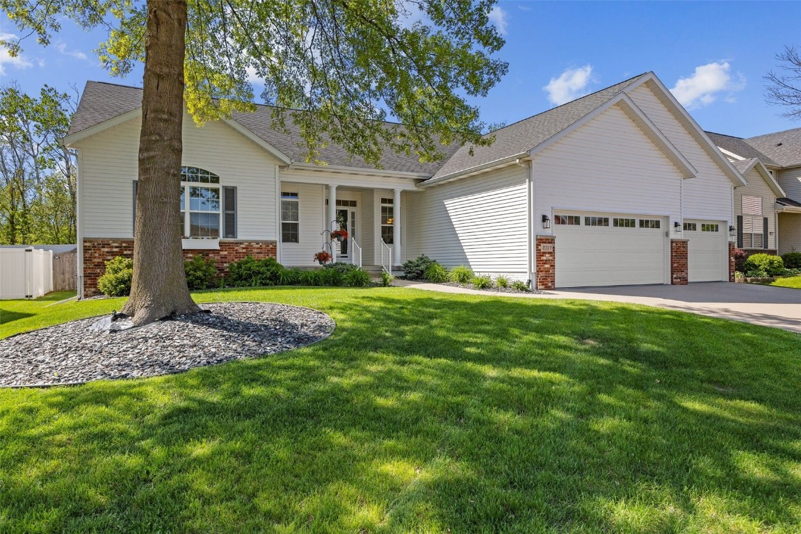 2311 Fox Trail Dr NE