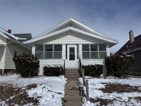 1722 B Avenue NW Cedar Rapids IA 52405
