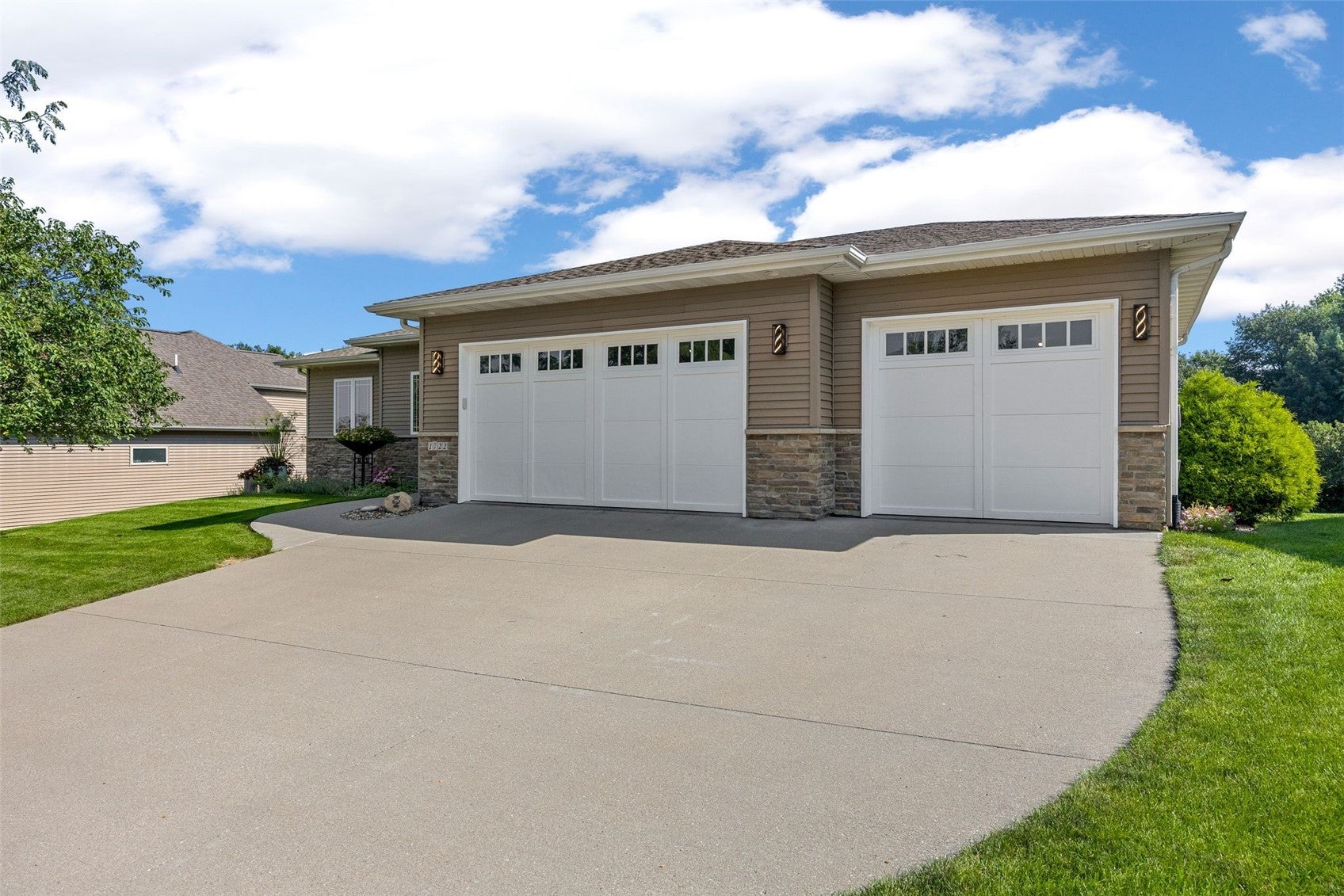 1722 Lake Shore Dr