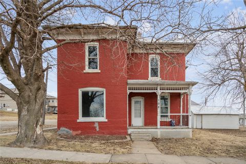 108 Lincoln Street Norway IA 52318
