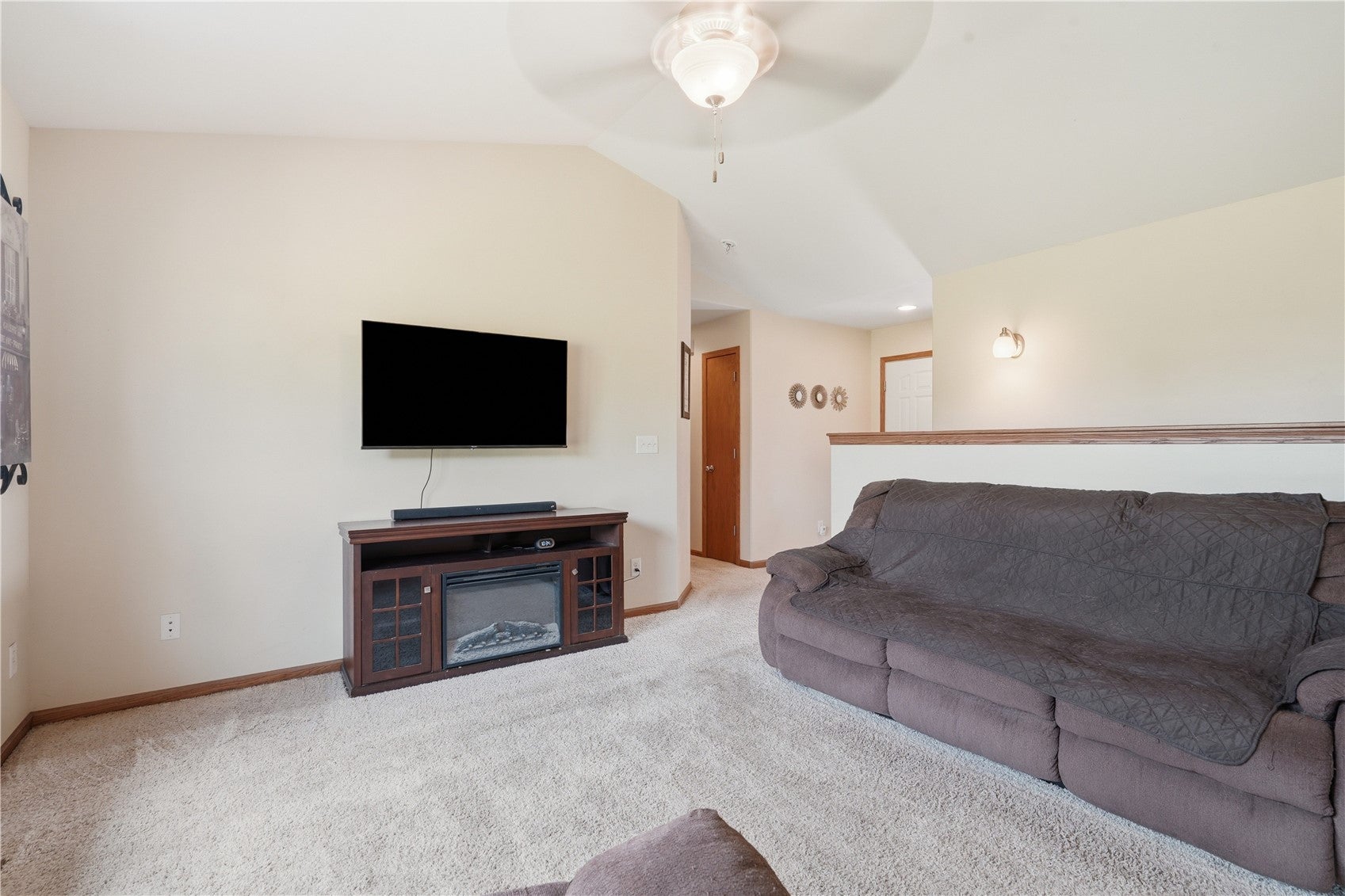 4592 Creekview Trail