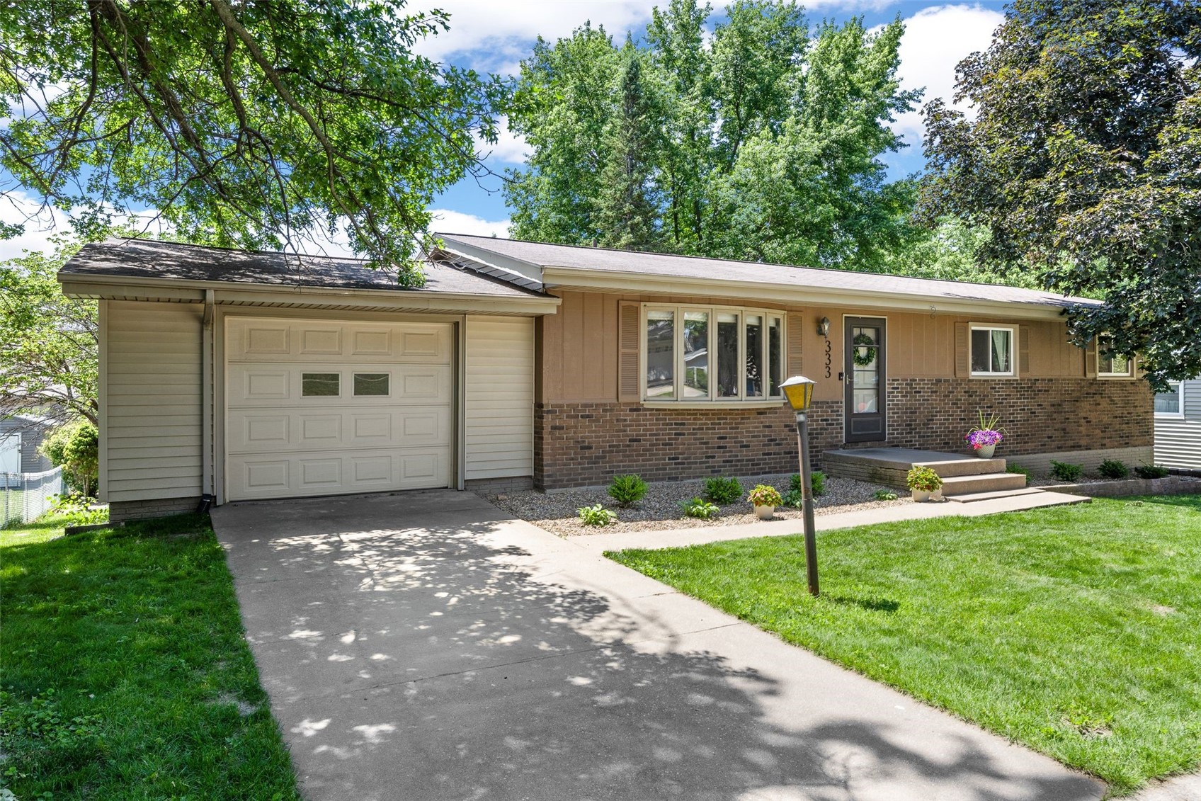 333 E 6th Street