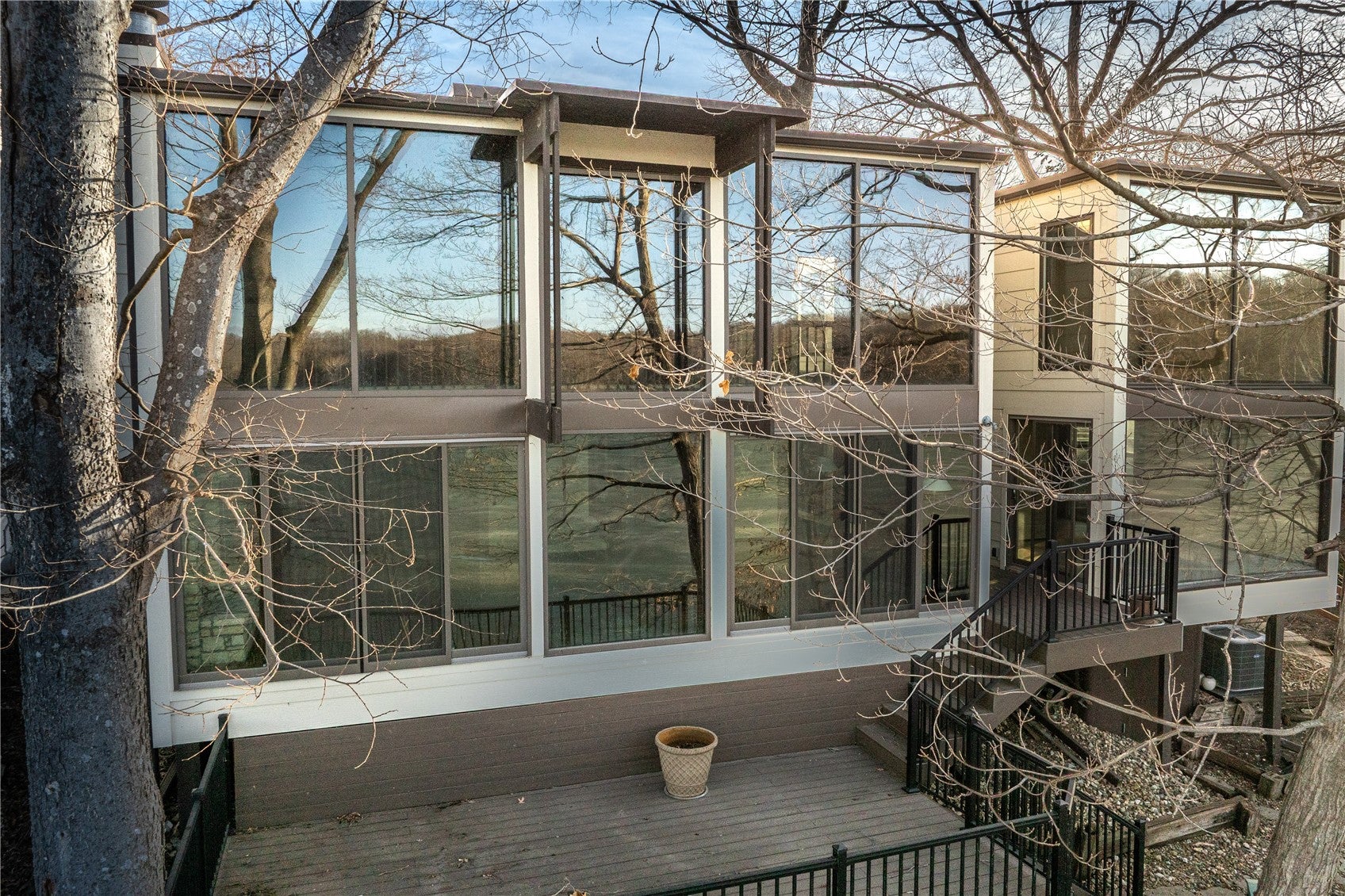 3730 James Lane NE