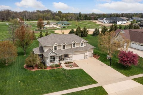 525 Chestnut Drive Robins IA 52328