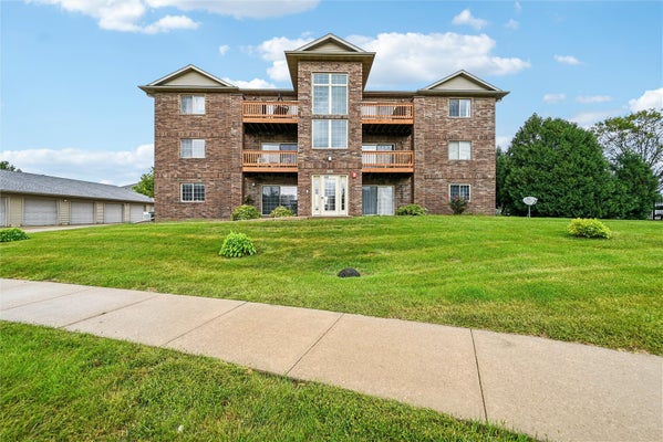 600 COLTON CIR NE UNIT 5, CEDAR RAPIDS, IA 52402 - Image fe9fdbaa0b170a9cb0e8b4a3eb992e56/927956909