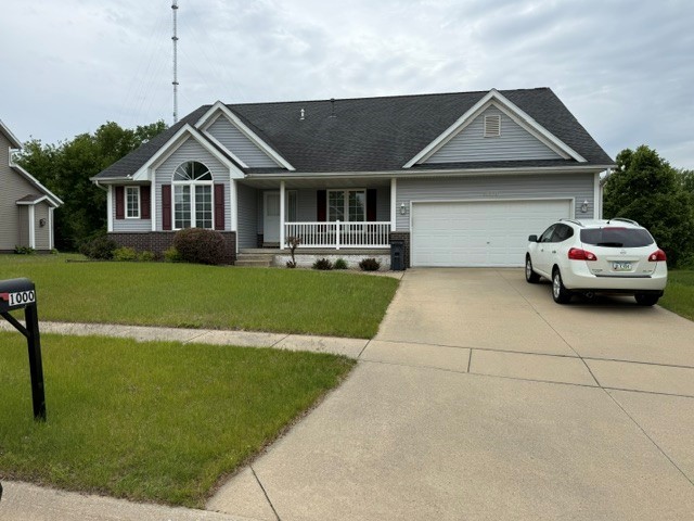 1000 White Ivy Place NE