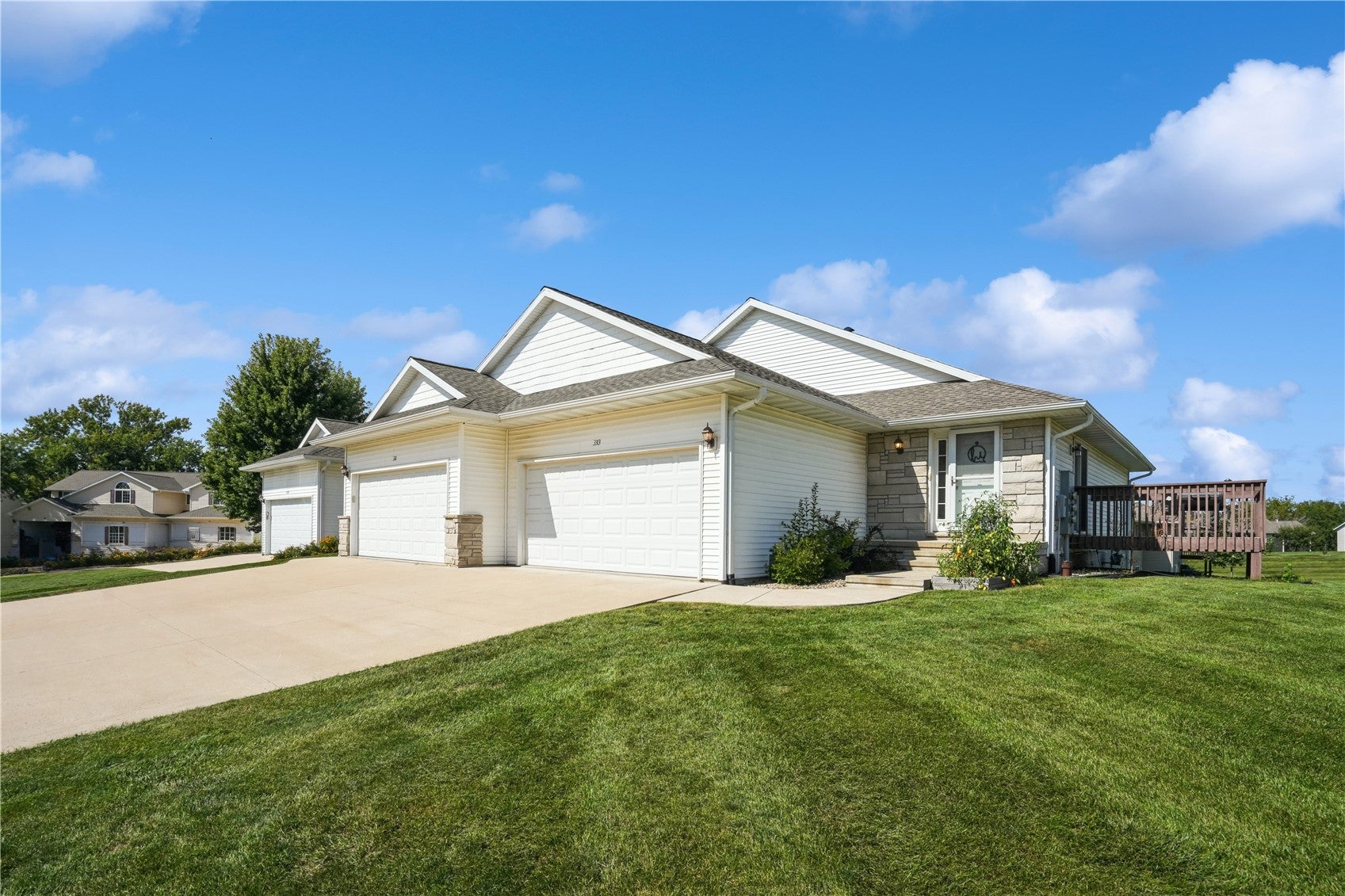 3313 Stoneview Circle SW