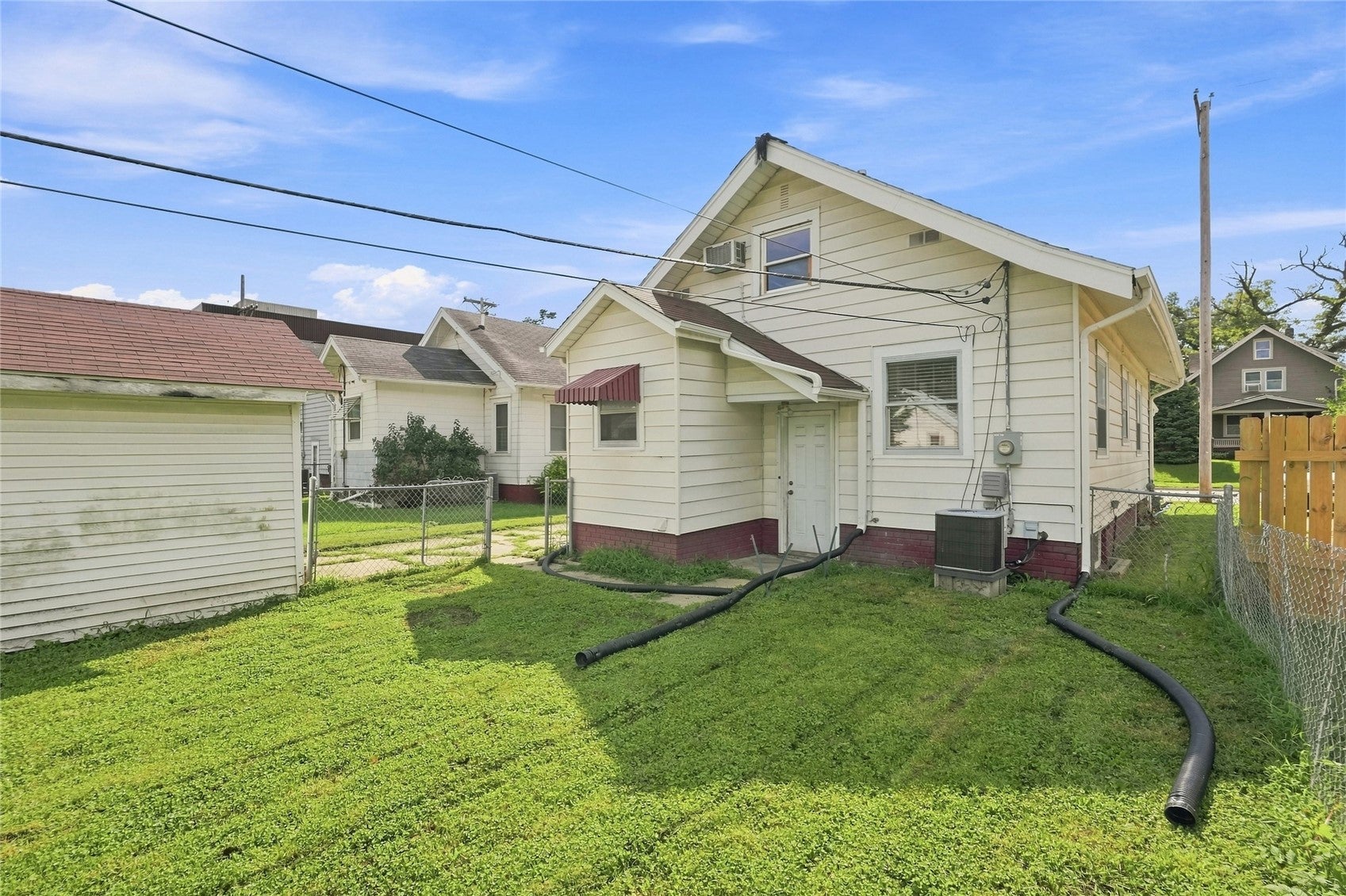 808 Oakland Rd NE
