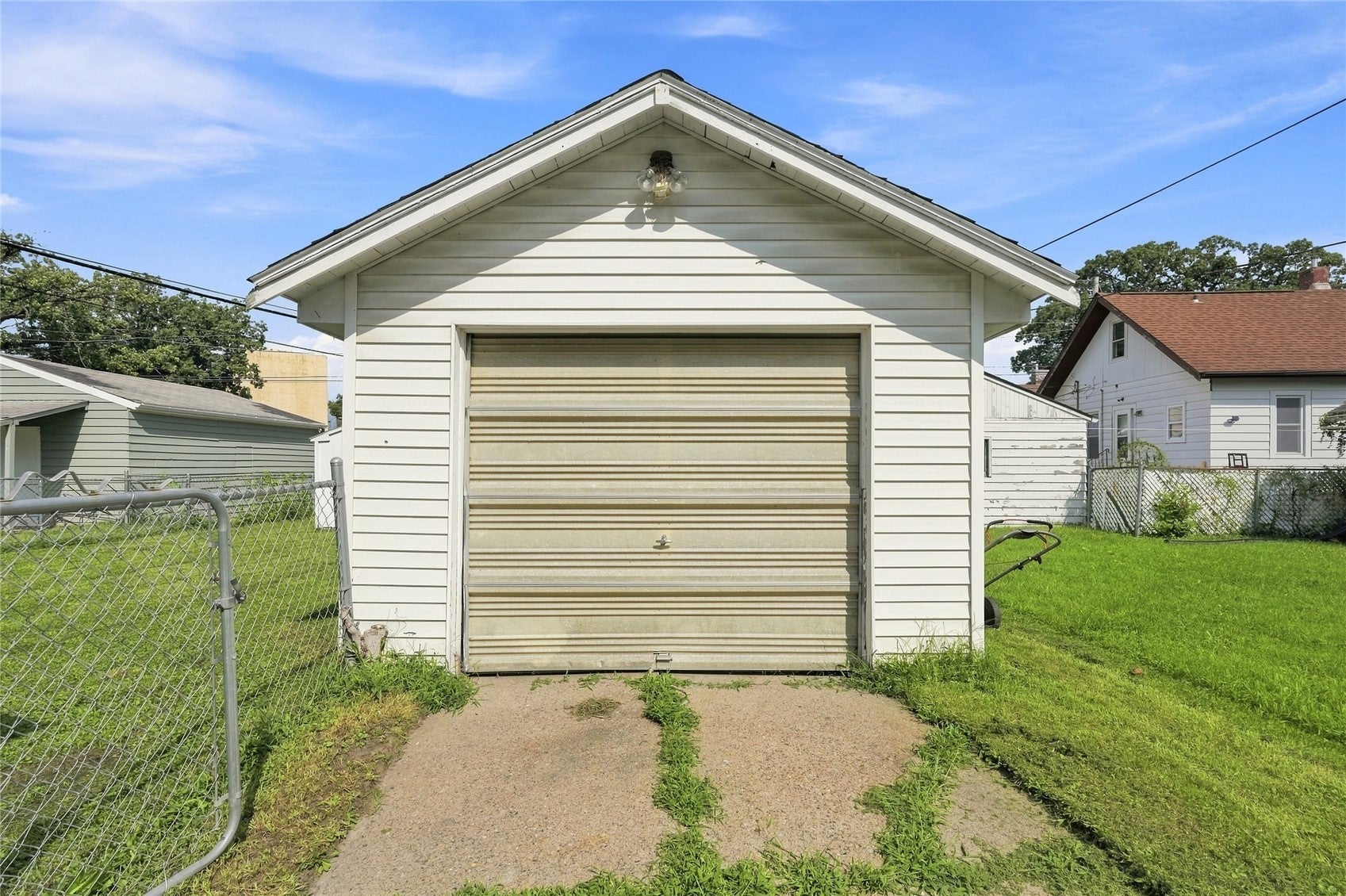 808 Oakland Rd NE