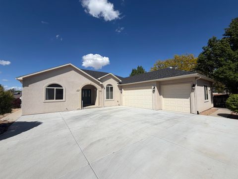 Photo of 2882 Vista Mar Court, Grand Junction, CO 81503 (MLS # 20261948)