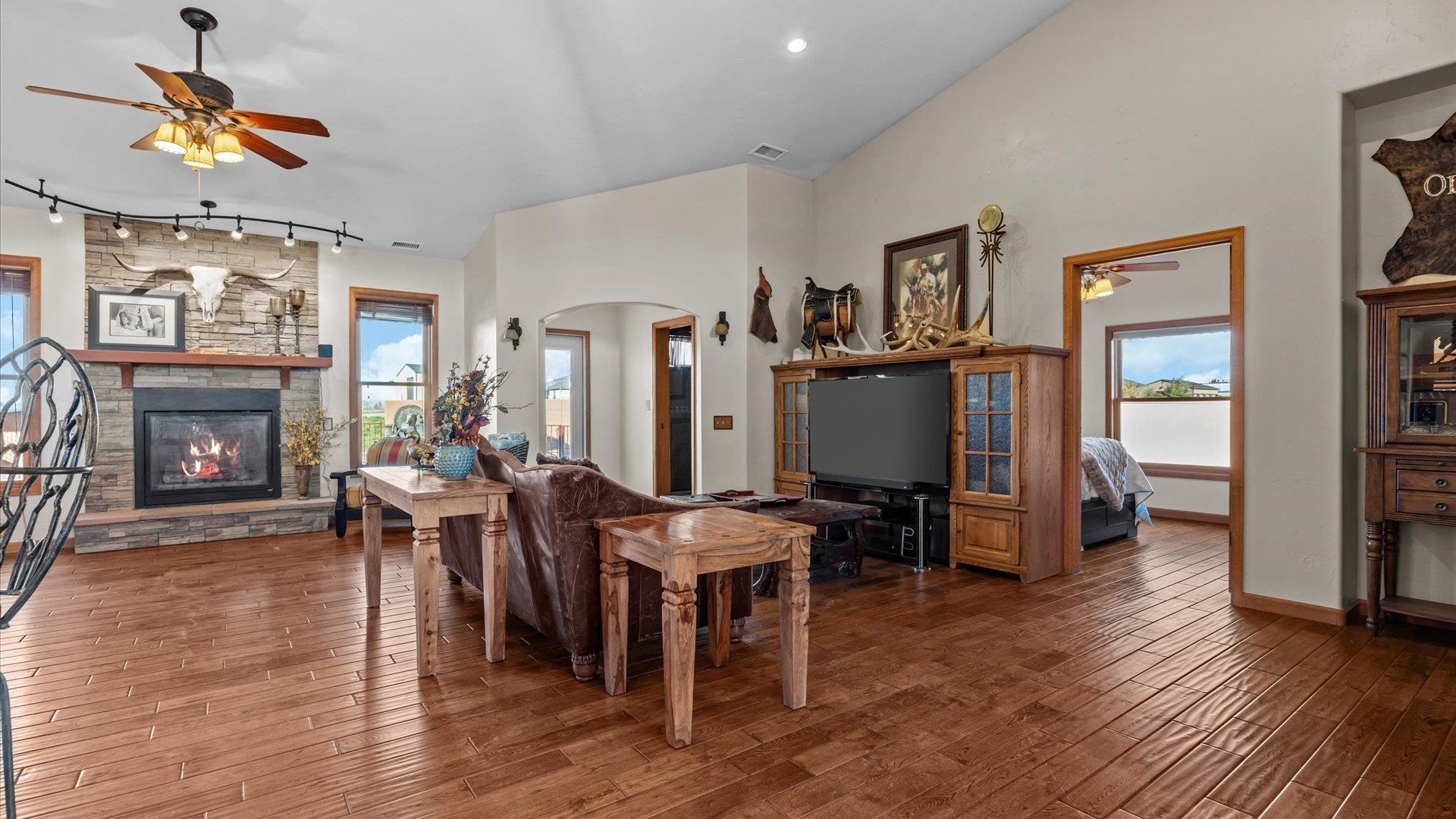 Loma, Colorado, 81524, United States, 4 Bedrooms Bedrooms, ,3 BathroomsBathrooms,Residential,Active,1988465