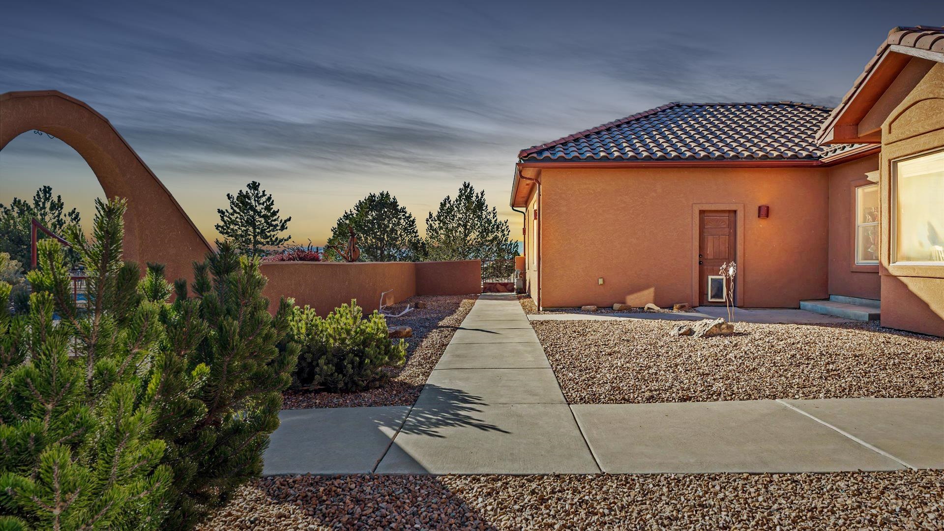Loma, Colorado, 81524, United States, 4 Bedrooms Bedrooms, ,3 BathroomsBathrooms,Residential,Active,1988465