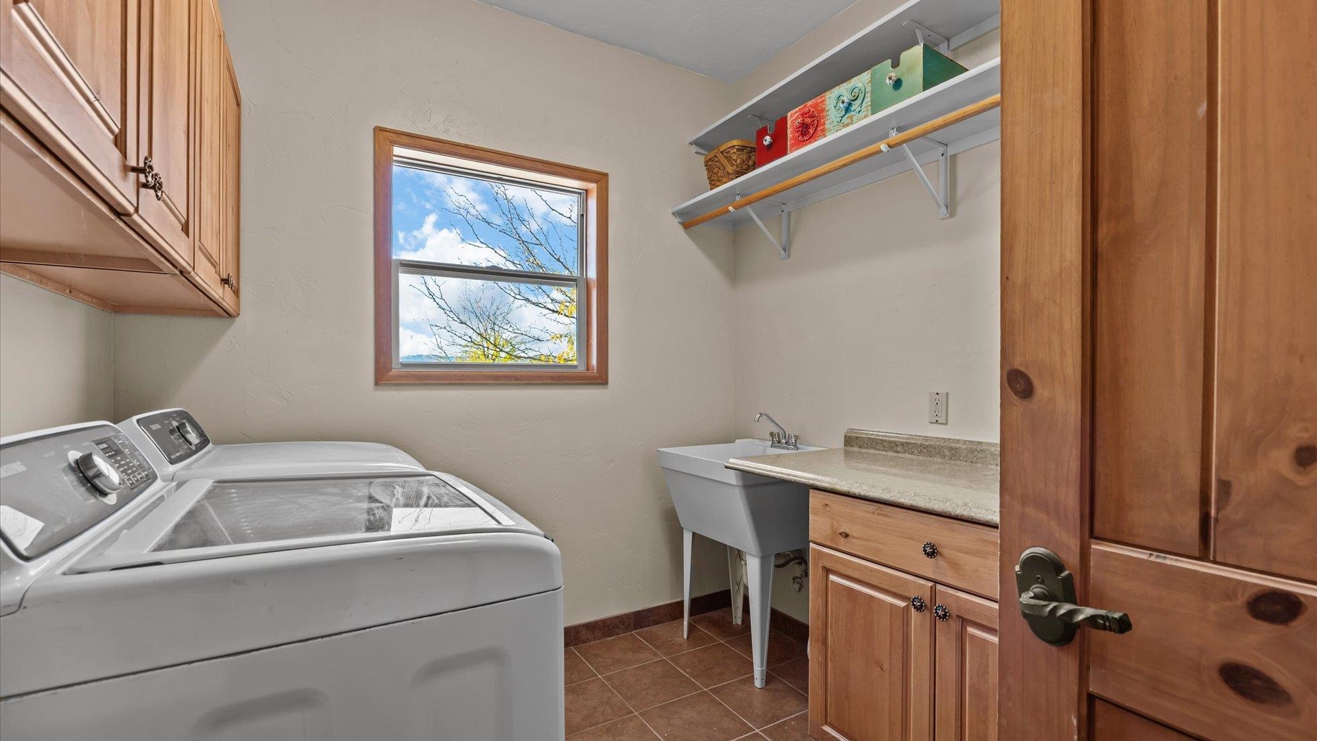 Loma, Colorado, 81524, United States, 4 Bedrooms Bedrooms, ,3 BathroomsBathrooms,Residential,Active,1988465