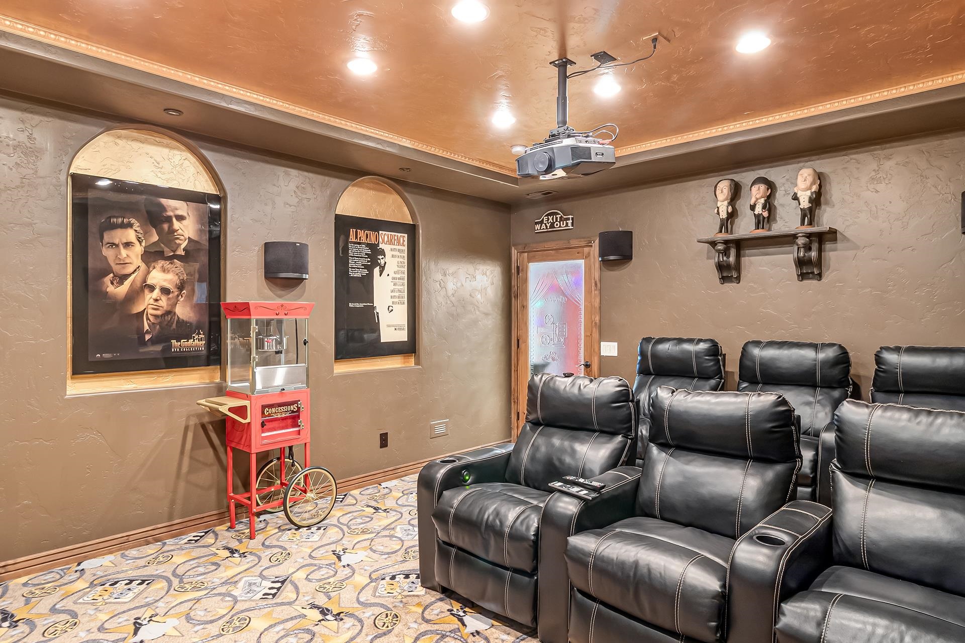 Grand Junction, Colorado, 81507, United States, 4 Bedrooms Bedrooms, ,5 BathroomsBathrooms,Residential,Active,2052043