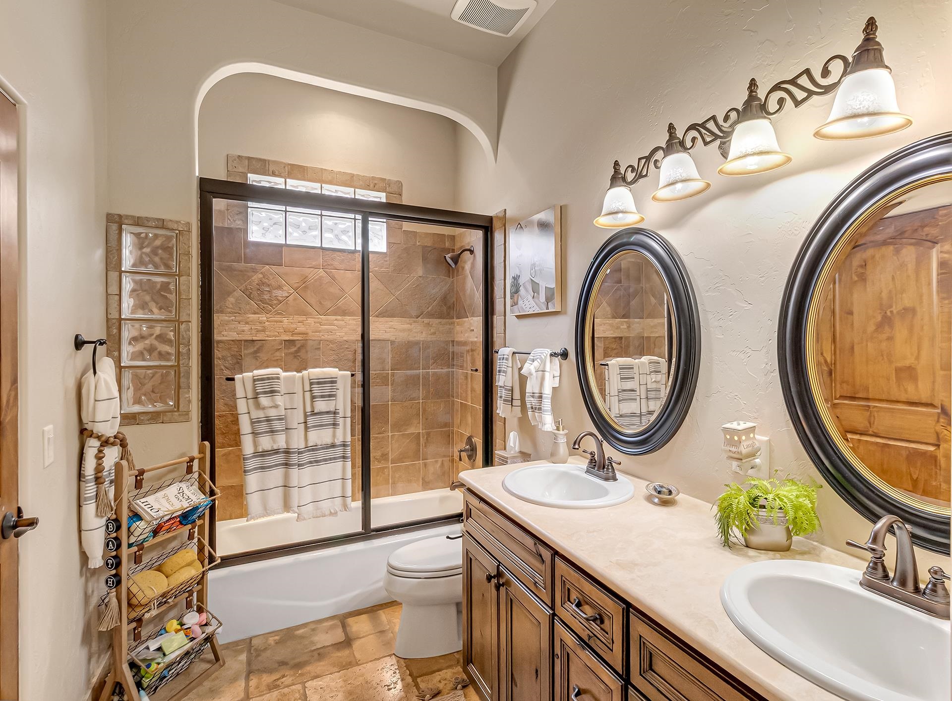 Grand Junction, Colorado, 81507, United States, 4 Bedrooms Bedrooms, ,5 BathroomsBathrooms,Residential,Active,2052043