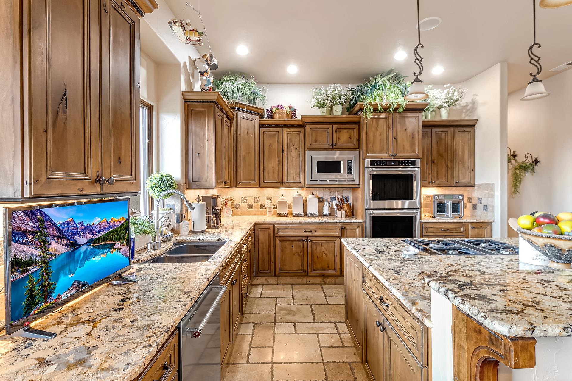 Grand Junction, Colorado, 81507, United States, 4 Bedrooms Bedrooms, ,5 BathroomsBathrooms,Residential,Active,2052043