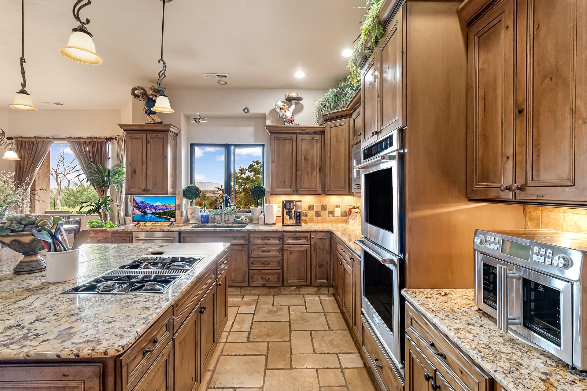 Grand Junction, Colorado, 81507, United States, 4 Bedrooms Bedrooms, ,5 BathroomsBathrooms,Residential,Active,2052043