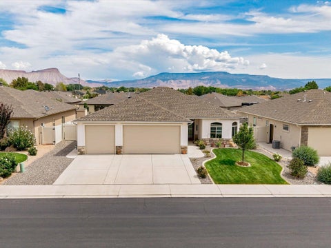 Photo of 666 Strathearn Drive, Grand Junction, CO 81504 (MLS # 20264299)