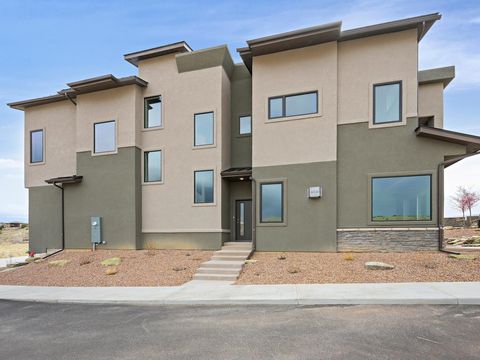 Photo of 392 W Ridges Boulevard #D, Grand Junction, CO 81507 (MLS # 20261573)