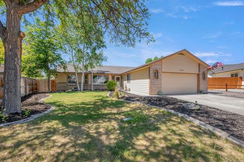 Photo of 3635 N Bell Ridge Court, Grand Junction, CO 81506 (MLS # 20262315)