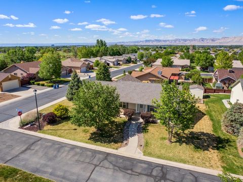 Photo of 208 Chipeta Pines Court, Grand Junction, CO 81503 (MLS # 20262153)